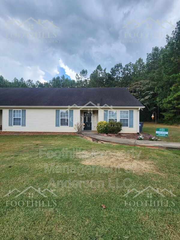 Building Photo - 1419 Oak Hill Dr