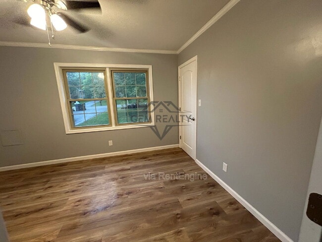 Building Photo - 100 Kendallwood Dr