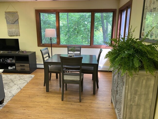 Building Photo - 145 Oakwood Rd