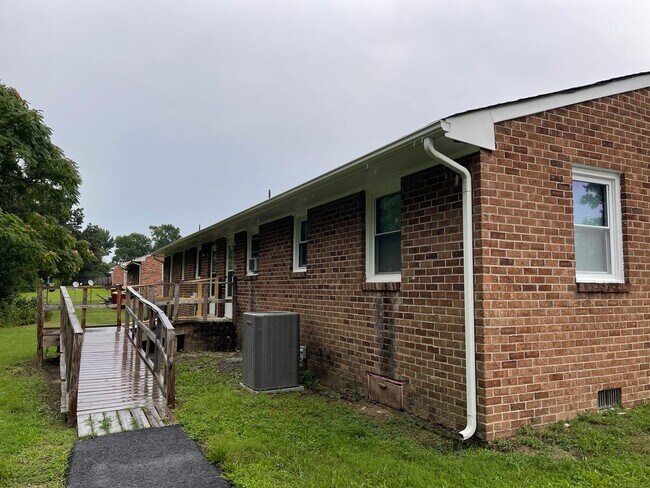 Building Photo - N Valor Drive 1633