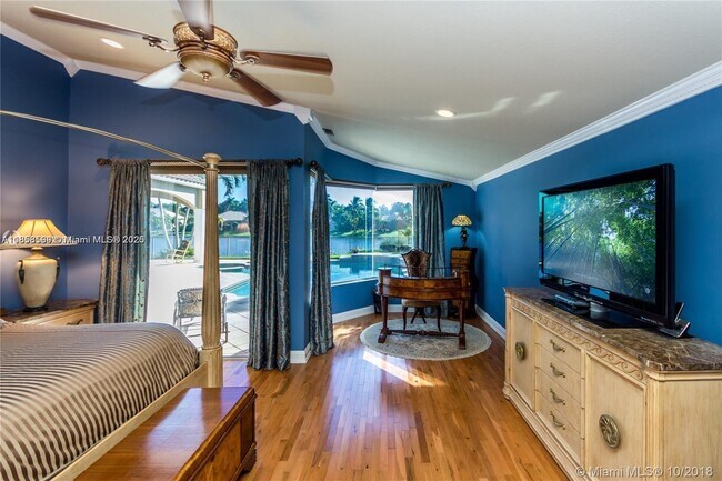 Building Photo - 2726 Meadowood Dr
