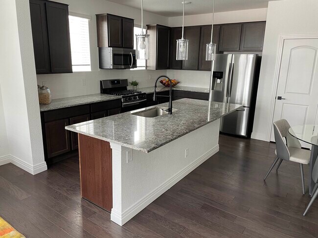 Building Photo - 1737 Spring Water Pt
