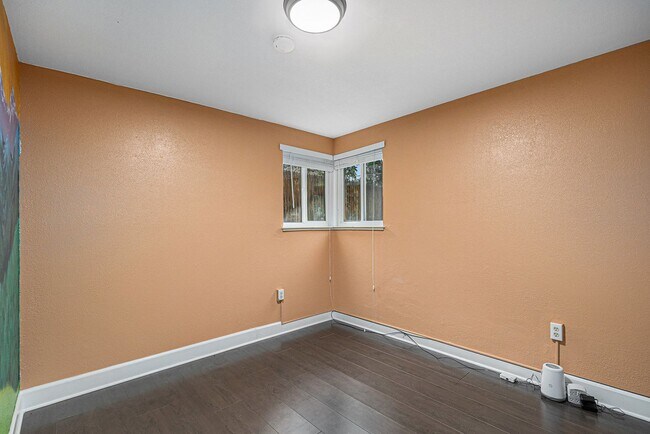 Building Photo - Charming 3-Bedroom Home – Perfect for Comf...