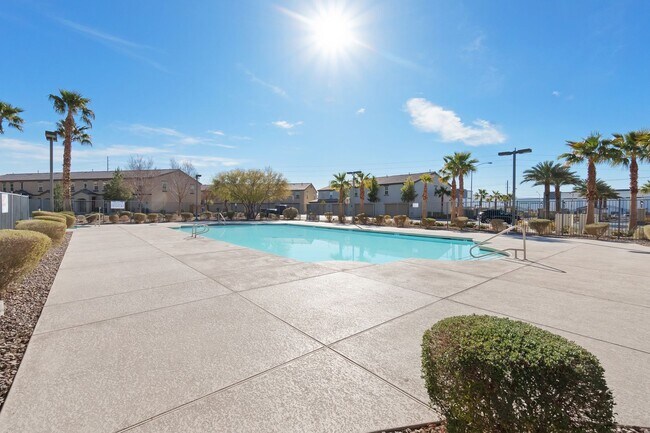 Building Photo - *MOVE IN SPECIAL - $300 OFF FIRST MONTH'S ...