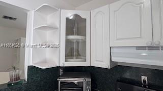 Building Photo - 2141 Biarritz Dr
