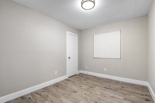 Building Photo - 6000 Softwood Dr