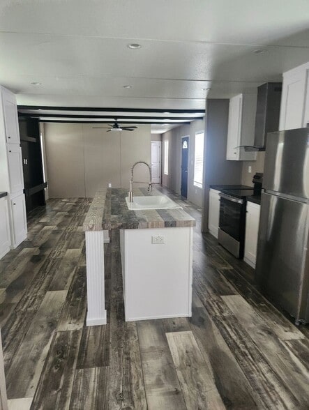 Building Photo - 150 Tonkawa Trl