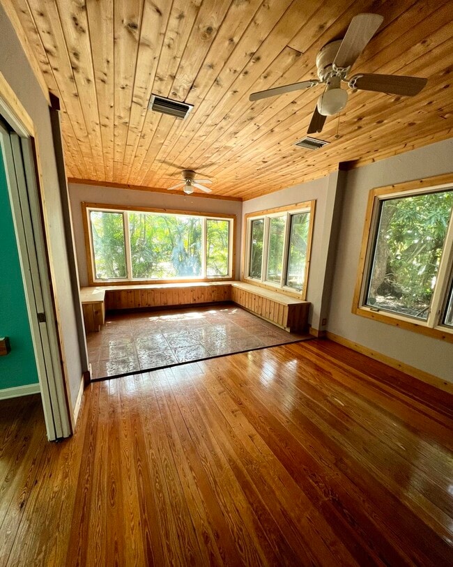 Building Photo - 5415 N Flagler Dr