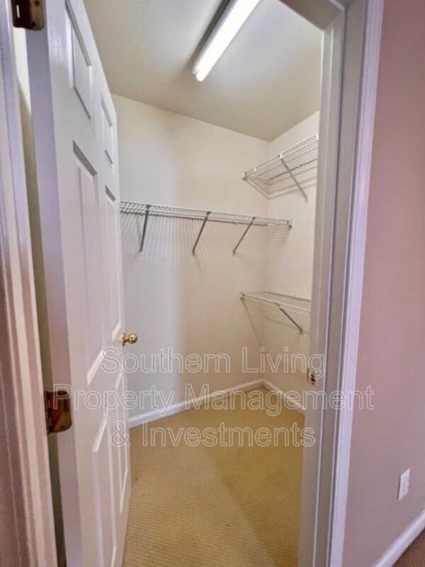 Building Photo - 11840 Royal Castle Ct