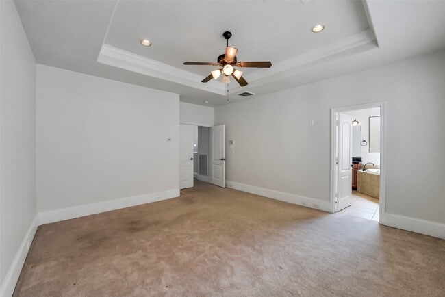 Building Photo - 1335 Studer St