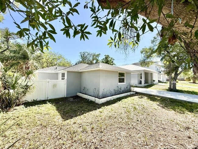 Building Photo - 2712 60th Ave N