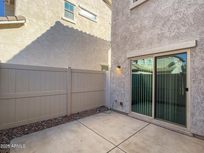 Building Photo - 1958 W Busoni Pl