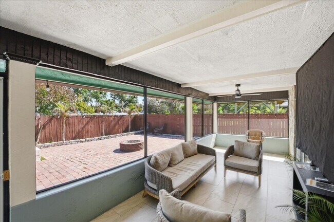 Building Photo - 1326 SW Bartell Ave