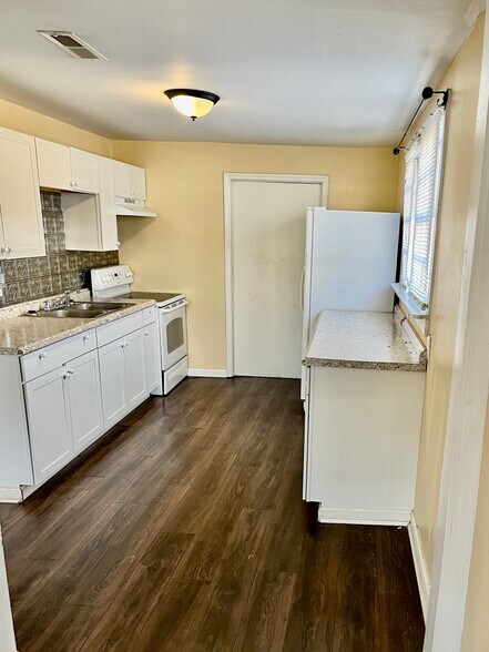 Building Photo - 1506 Ivy Heights