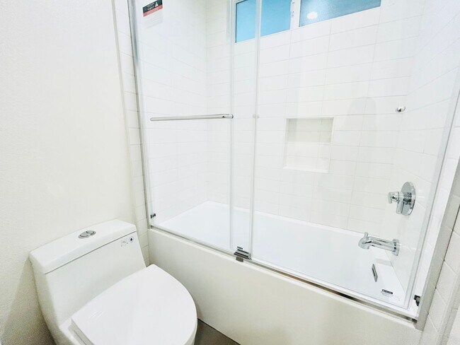 Building Photo - ven920