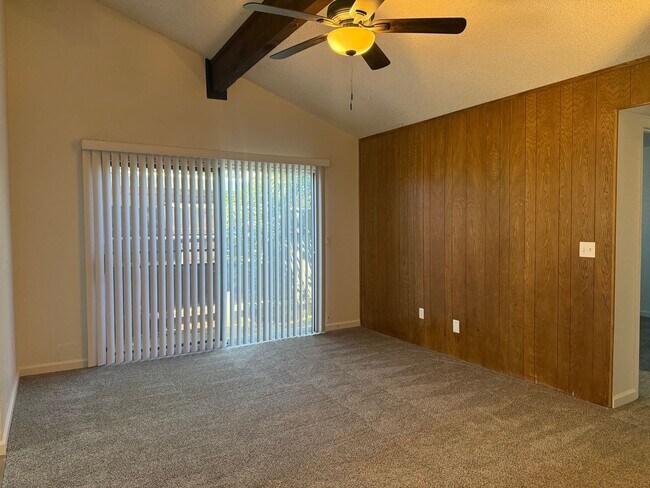 Building Photo - Fair Oaks 2bd/2ba Duplex with Garage