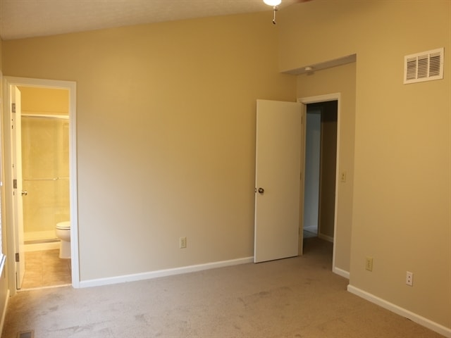 Building Photo - 8612 Oak Creek Dr