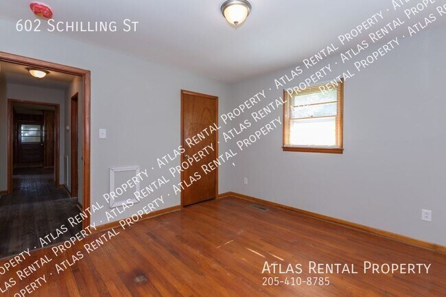 Building Photo - 602 Schilling St