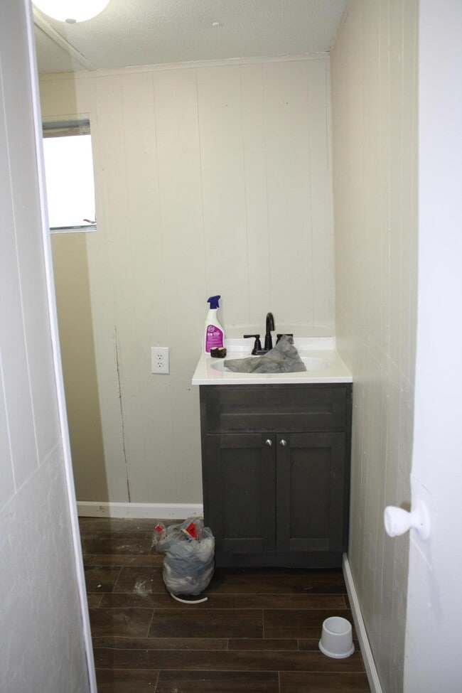 Building Photo - 103 Rice Ct