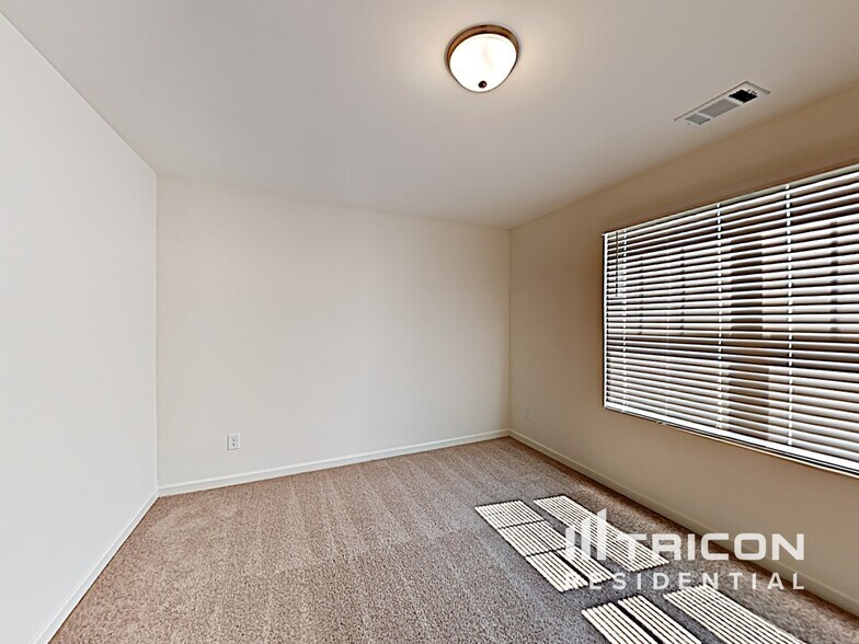 Building Photo - 315 Trail Winds Dr