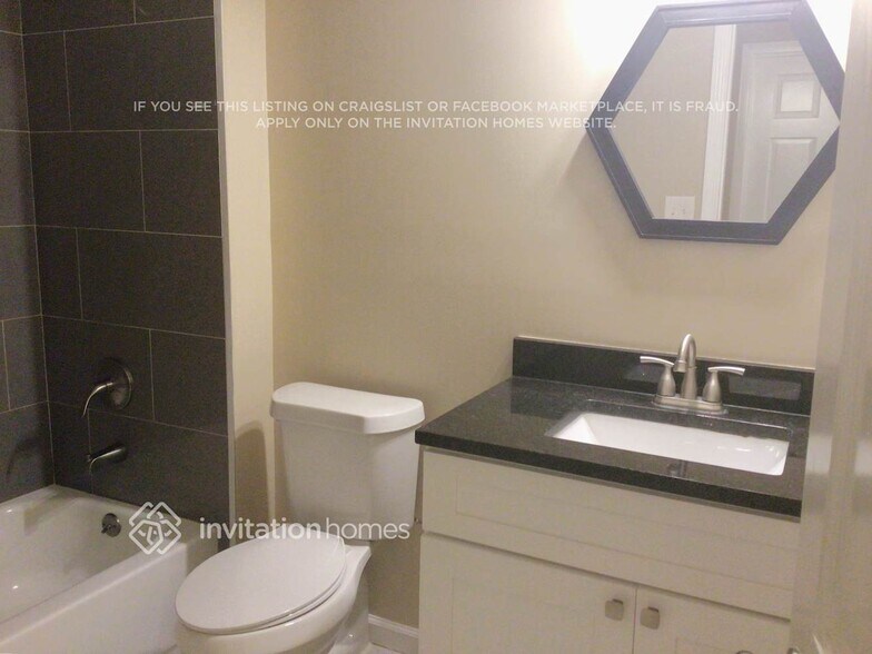 Building Photo - 492 Summit Ridge Dr