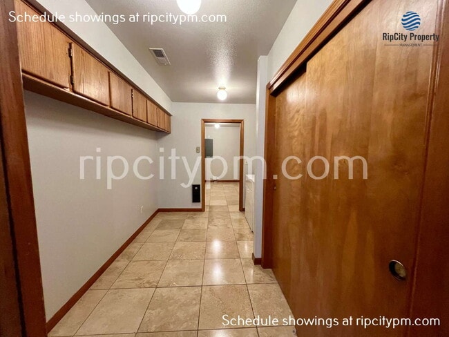 Building Photo - 13241 SW 64th Ave