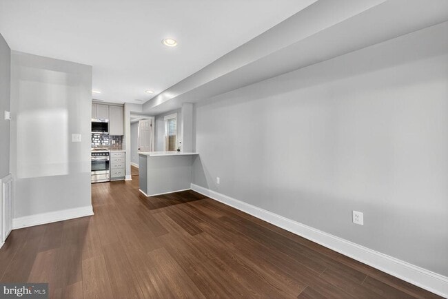 Building Photo - 1409 Hopkins St NW