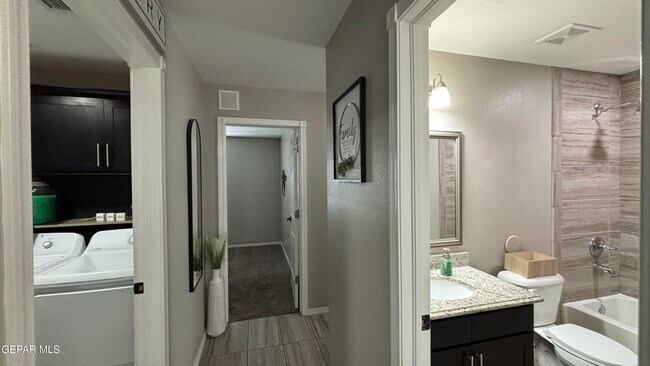 Building Photo - 11613 Flor Galatea Wy