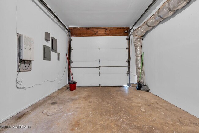 Building Photo - 173 Stowe St