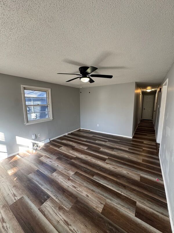 Building Photo - 2112 N Marion Ave