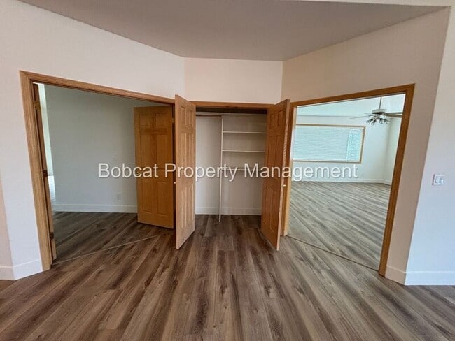 Building Photo - 1300 Bridle Way