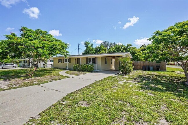Building Photo - 6515 3rd St Ct W