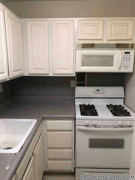 Building Photo - 175 Freeman St