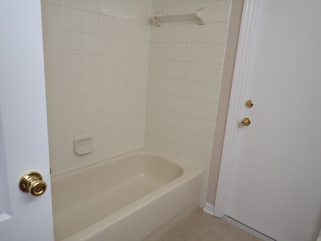 Building Photo - Pool home in Indian Trails