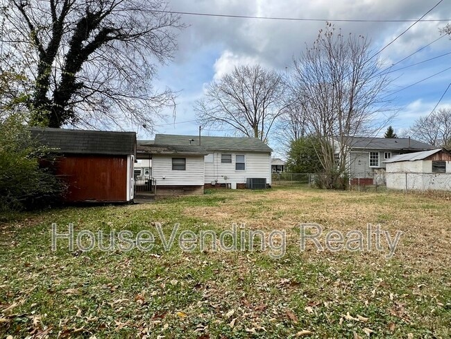 Building Photo - 507 Arthur Ave