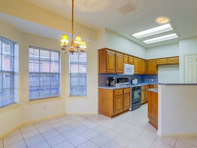 Building Photo - 14406 Fair Knoll Way