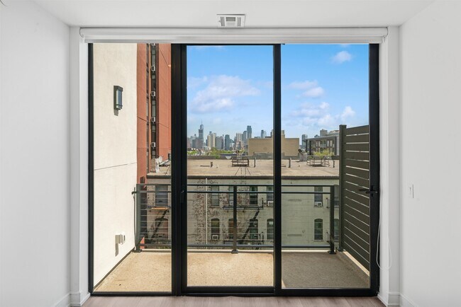 Building Photo - 32 Jones St