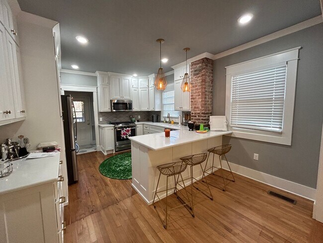 Building Photo - Contact Peggy 501 676 1758