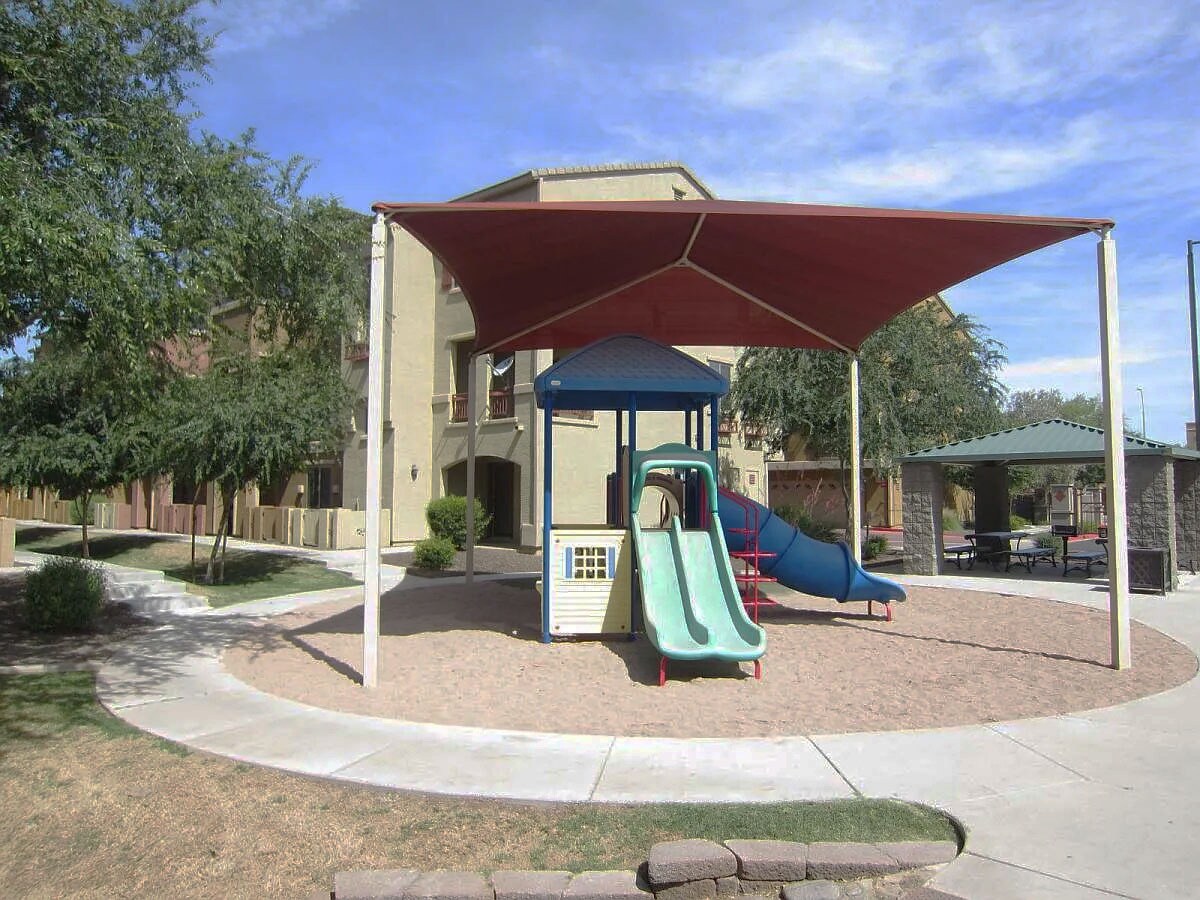 Building Photo - 900 S 94th St