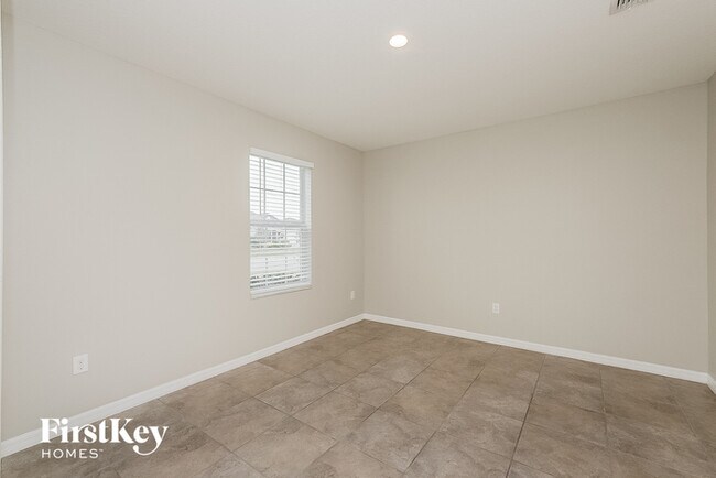 Building Photo - 10111 Crested Fringe Dr