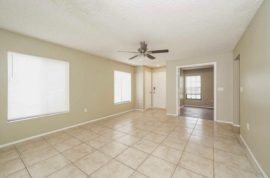 Building Photo - 1650 Ariana St