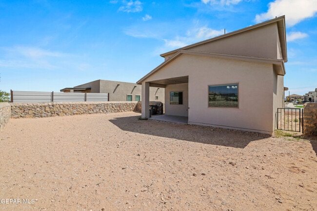 Building Photo - 4877 Christian Azcarate St
