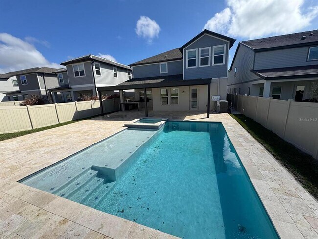 Building Photo - 16405 Silver Brk Wy