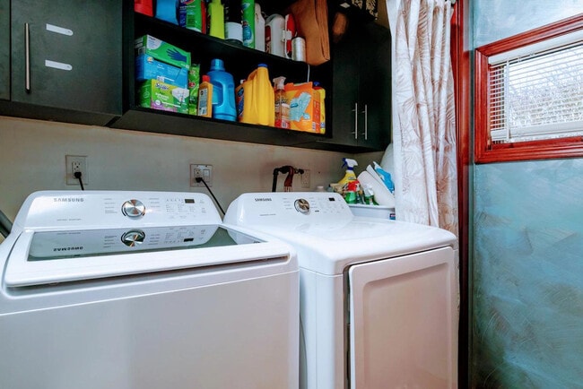 Building Photo - 152 Central Ave