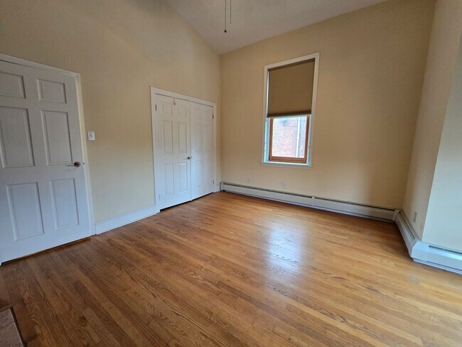 Building Photo - 313 N 34th St