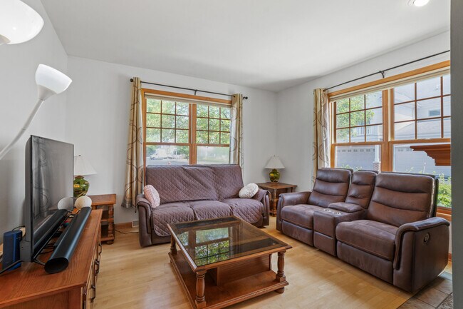 Building Photo - 2183 Norhardt Dr