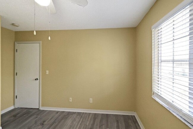 Building Photo - 7127 Waterside Dr