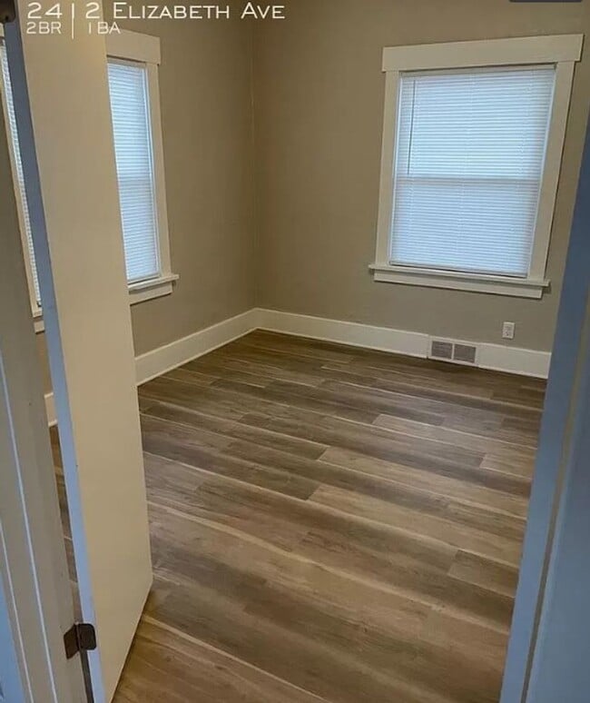 Building Photo - Two bedroom home near Fairgrounds!