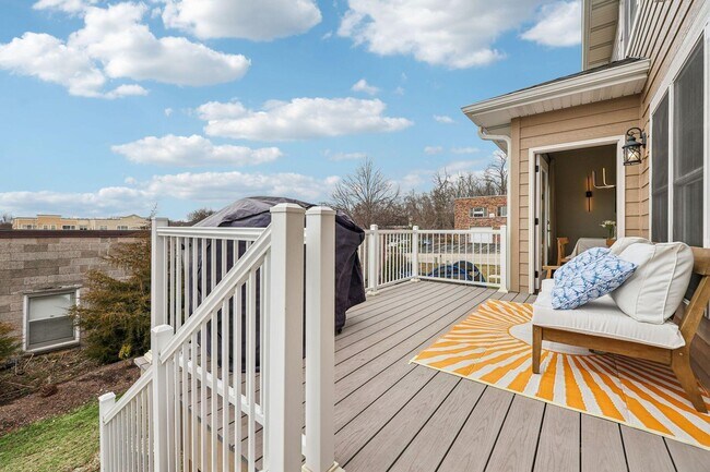 Building Photo - 2945 N 186th St