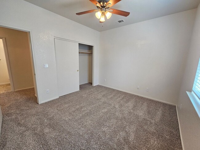 Building Photo - 3 bedroom single story in Manteca!